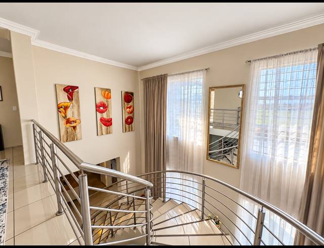 4 BEDROOM FREESTANDING FOR SALE IN SUNAIR PARK
